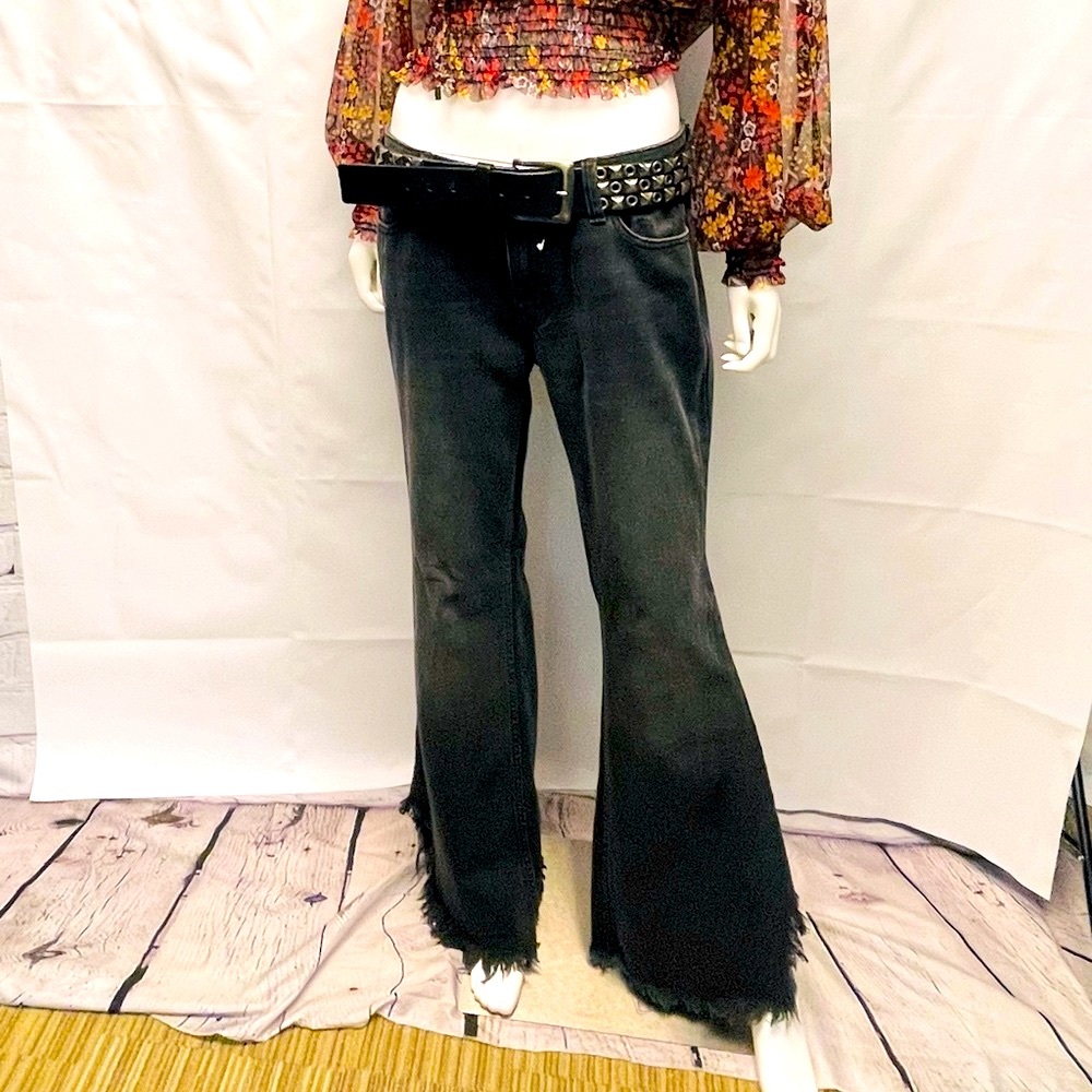 FREE PEOPLE RAGGED UNIQUE RAW EDGE JEANS (take a peek) NEW